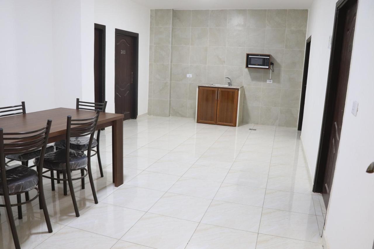 Faraseen Apartments Al Qastal Exterior foto